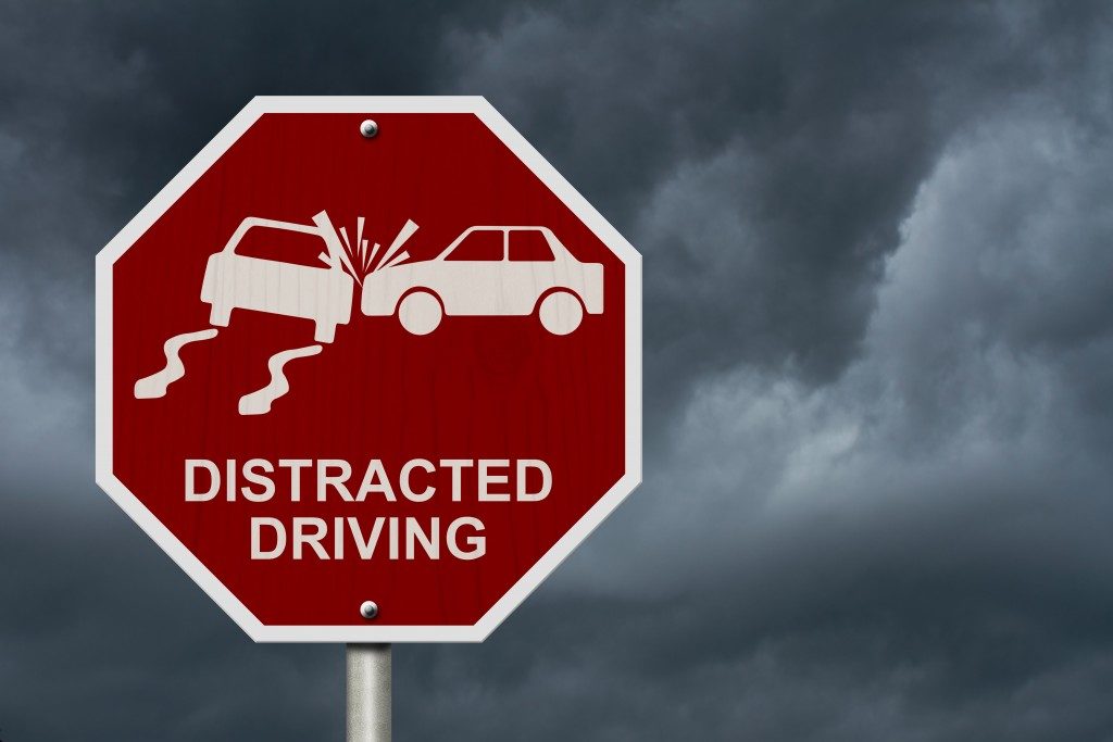 distracted driving road sign