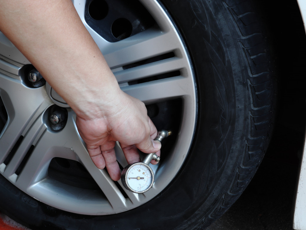 checking tire pressure