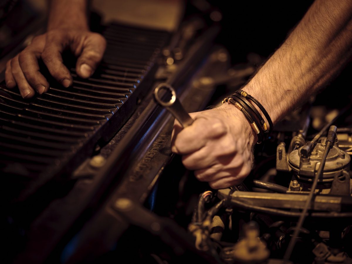 a car mechanic